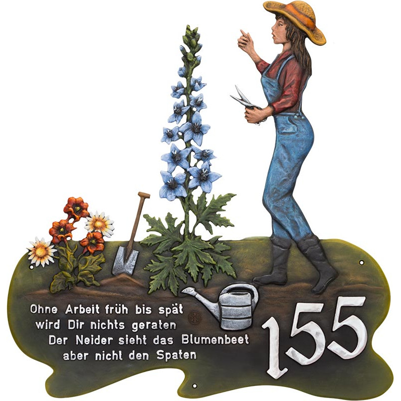 Gärtnerin mit Rittersporn
